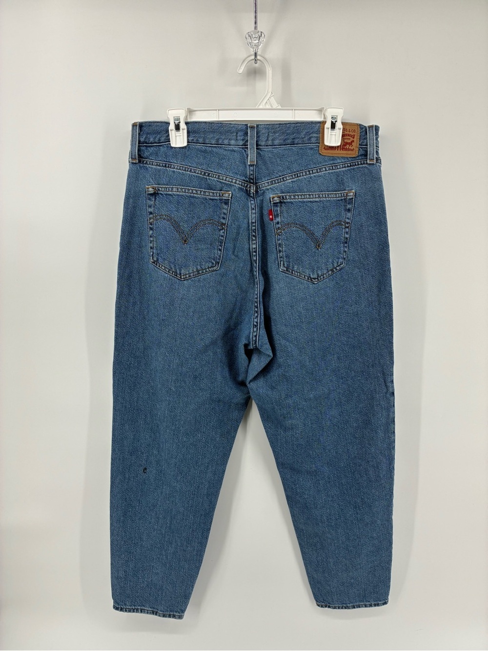 Levi's Women's High Rise Mom Blue Jeans Ripped Knee - Picture 3 of 10